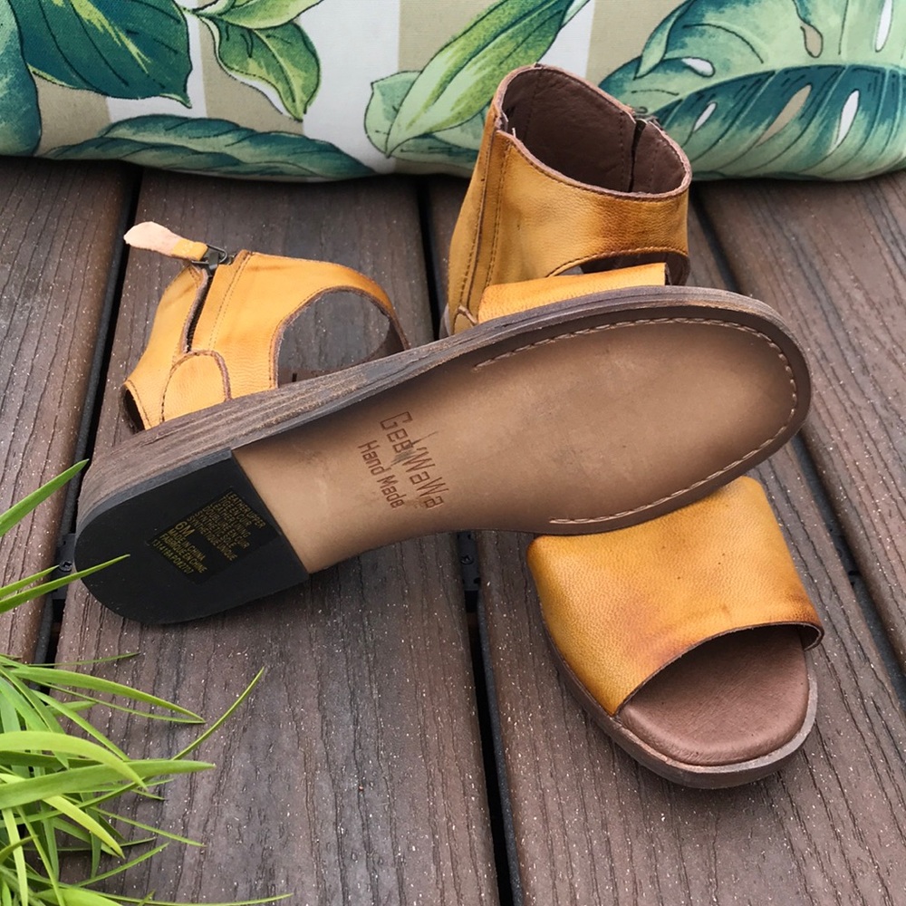 Anthropologie Gee Wawa Leather Gladiator Sandal - Picture 7 of 8